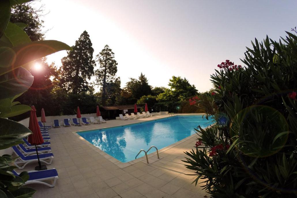Camping Et Hotel Chateau Du Haget Montesquiou ภายนอก รูปภาพ