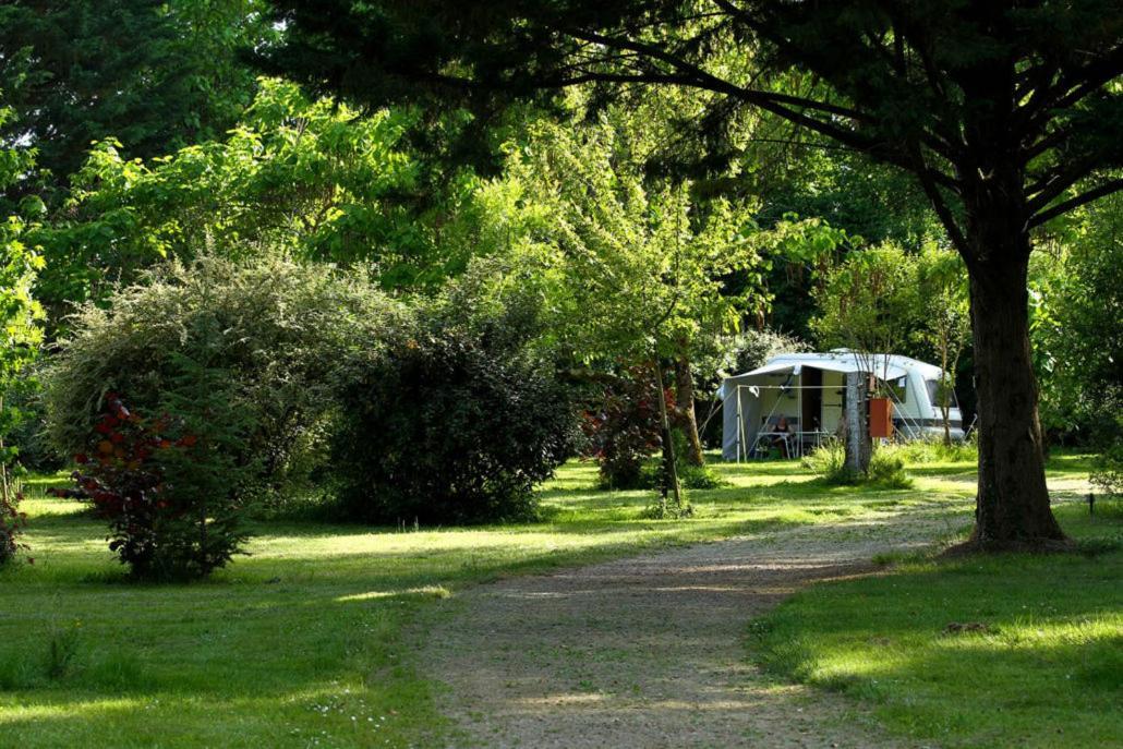 Camping Et Hotel Chateau Du Haget Montesquiou ภายนอก รูปภาพ